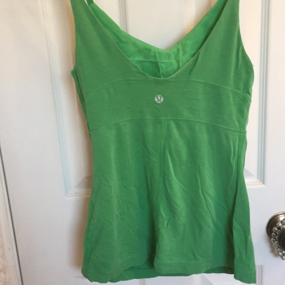 🌹2/$20🌹 Bundle of five tank tops/ womens shirts. Sizes xs to L. - Picture 12 of 13